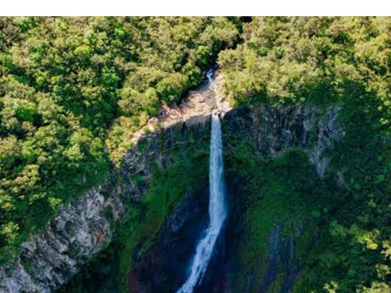  Alexandra Falls Viewpoint