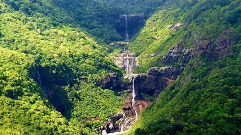 Tamarind Falls (Sept Cascades)