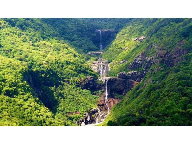 Tamarind Falls (Sept Cascades)