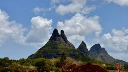 Les Trois Mamelles – Massif montagneux